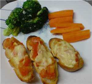 Bruschetta-with-tomato-and-garlic